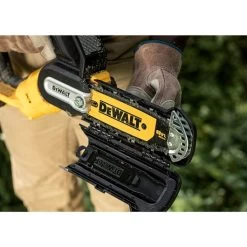 DeWALT 8-Inch 20-Volt* Max Brushless Cordless Pruning Chainsaw Kit