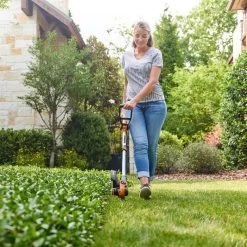 Worx 20-Volt Power Share 12-Inch Cordless String Trimmer And Edger